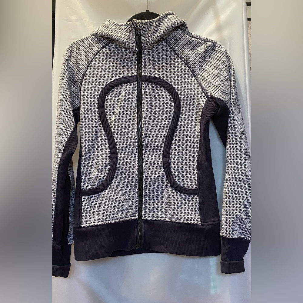 NWOT Lululemon Scuba Sweatshirt Size 6